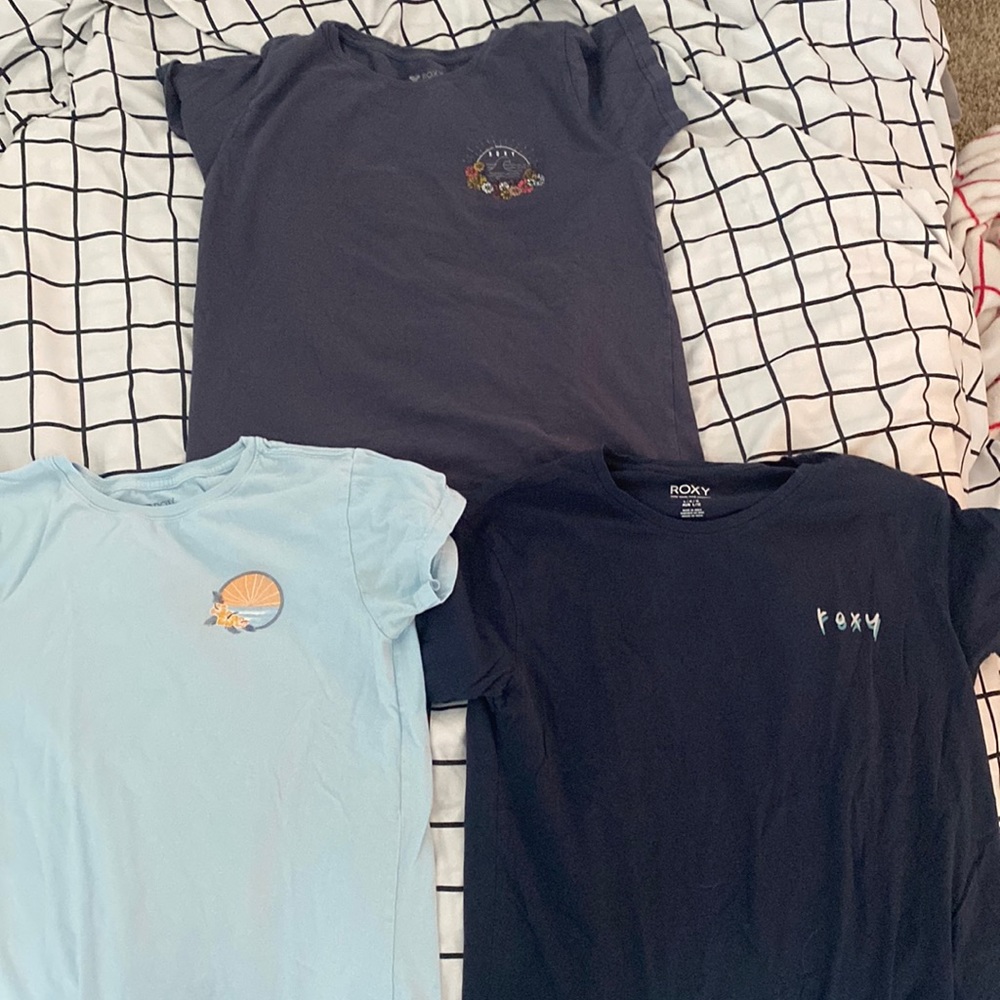 Roxy shirt bundle!! All smalls